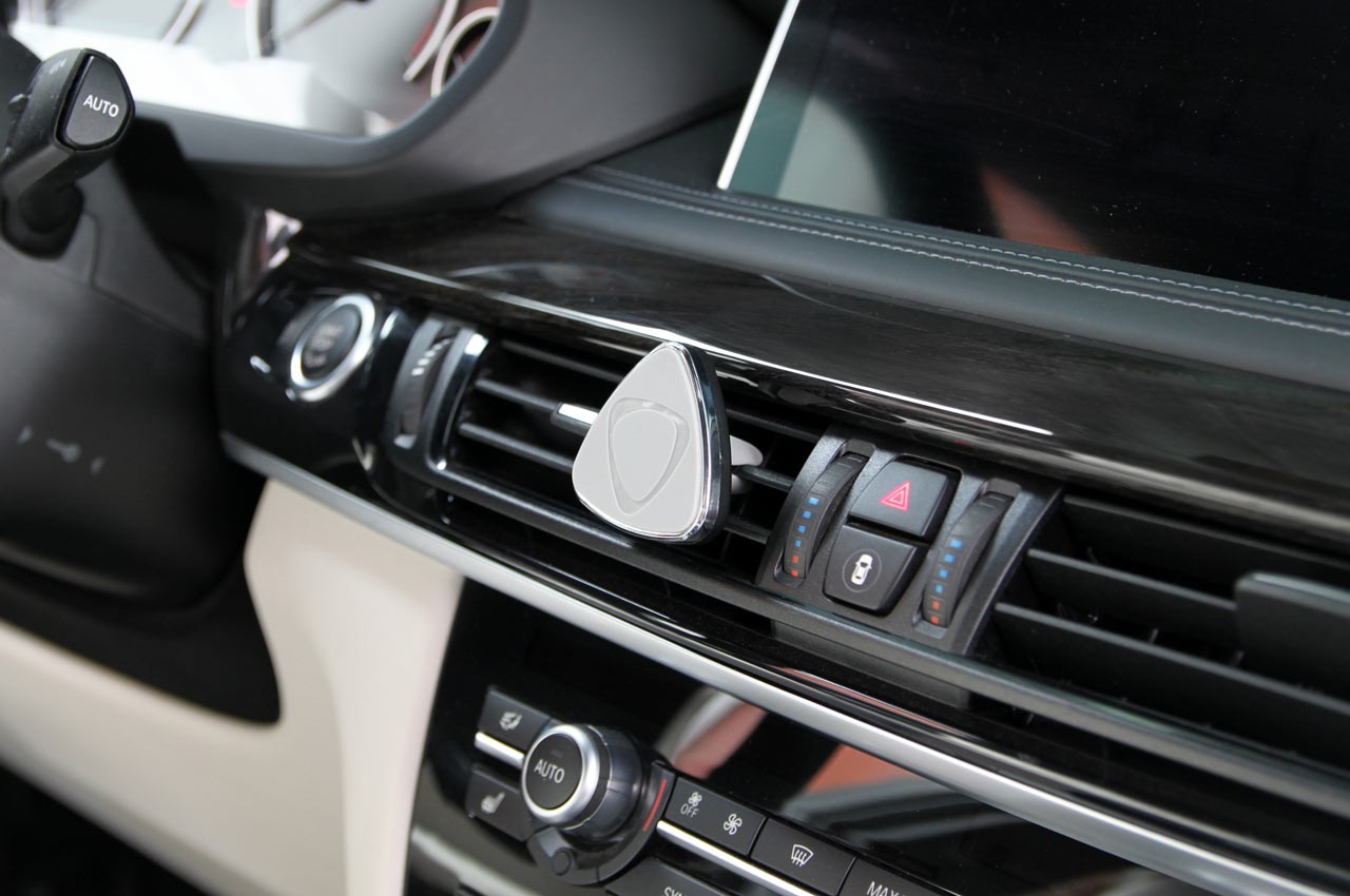 Magnetic phone holder HOLD-01 P / N: 01043