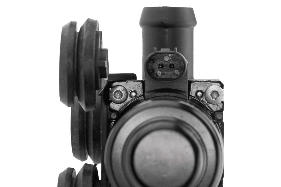 REFRIGERANT CONTROL VALVE compatible BMW 3 E90 323/325/325XI/330/330XI 2004-,X3 E83 25SI/30SI 2006-,X5 E70 30D/30SD/30SI 2006-,X6 E71 30DX/35DX/40DX/35IX 2007-