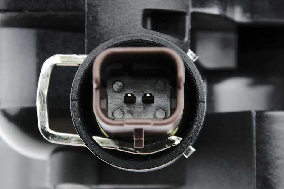 THERMOSTAT with case compatible CITROEN/PEUGEOT ENG.1.6THP/VTI C4 I/II 08-, C4 PICASSO 08-, DS3 09-, DS4 11-, 207 08-, 208 12-, 308 08-, 5008 09-, RCZ 10- /WITH SENSOR/