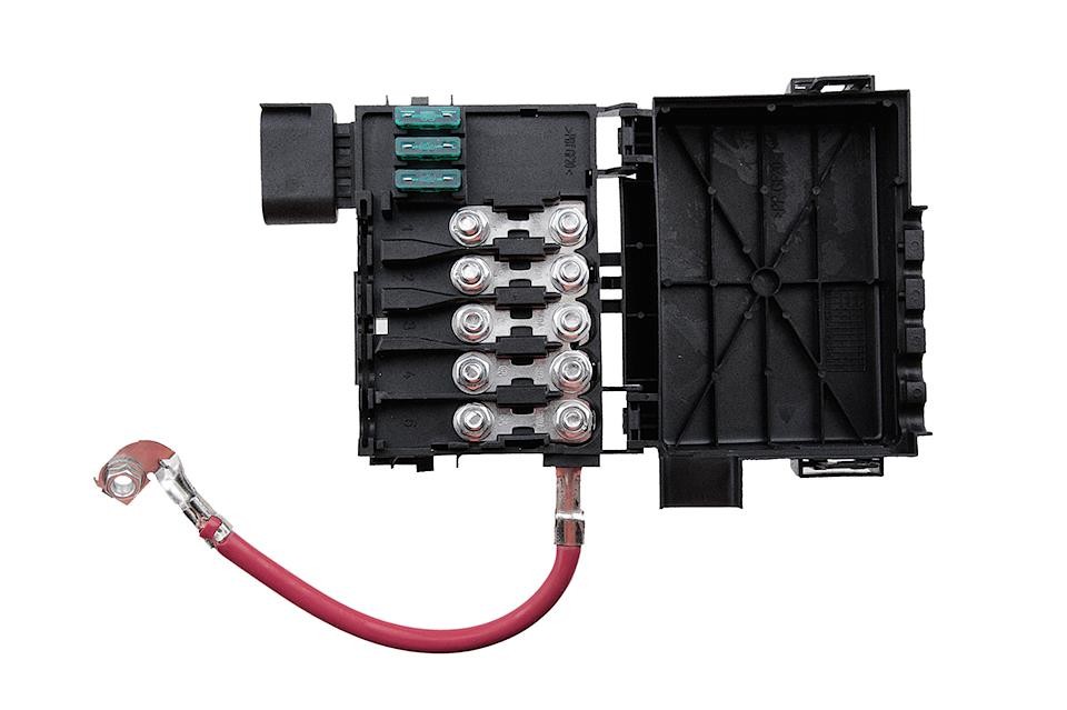 FUSE BOX compatible /70 AH/AUDI A3 1996-,SEAT CORDOBA 1999-,IBIZA 1999-,LEON 1999-,SKODA OCTAVIA 1997-,VW BORA 1998-,CADDY 1996-,GOLF IV 1997-,POLO CLASSIC/KOMBI 1999- /3 PINS/ -EBP-VW-001