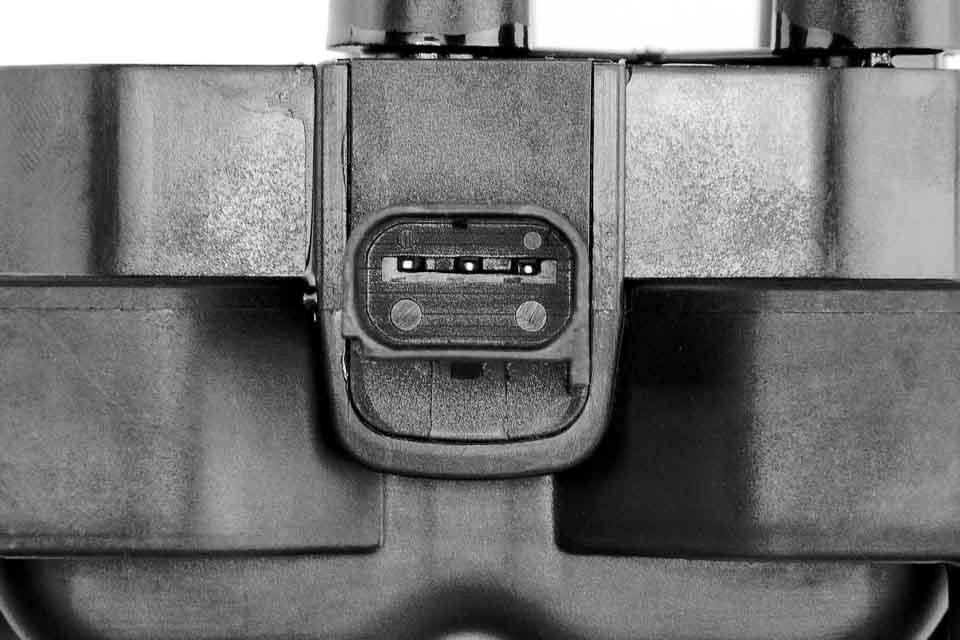 INDUCTION COIL compatible FORD FOCUS II 1.4, 1.6, C-MAX I/II 1.6, MONDEO IV 1.6, MAZDA 2 03- 1.2, 1.4, 1.6, VOLVO S 40 II 1.6 - ECZ-FR-001