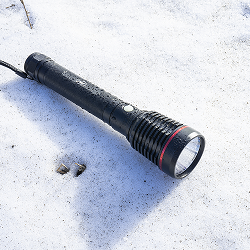 PNI ADVENTURE F420 FLASHLIGHT, LED 10 W, 1000 LM, WITH 2 BATTERIES INCLUDED, 8000 mAh TYPE 26650 Manufacturer code: PNI-ADVF420