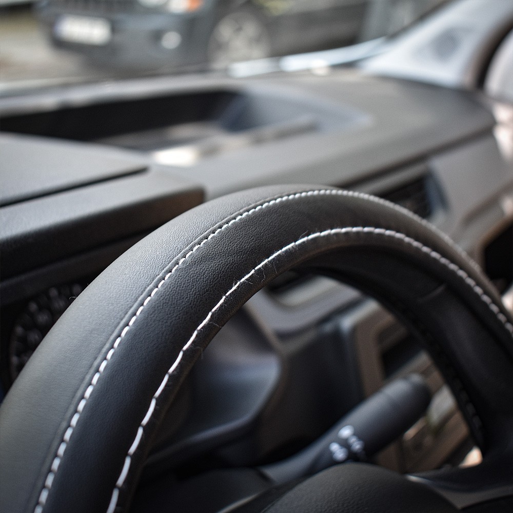 CLASSIC STEERING WHEEL COVER Manufacturer code: 07839