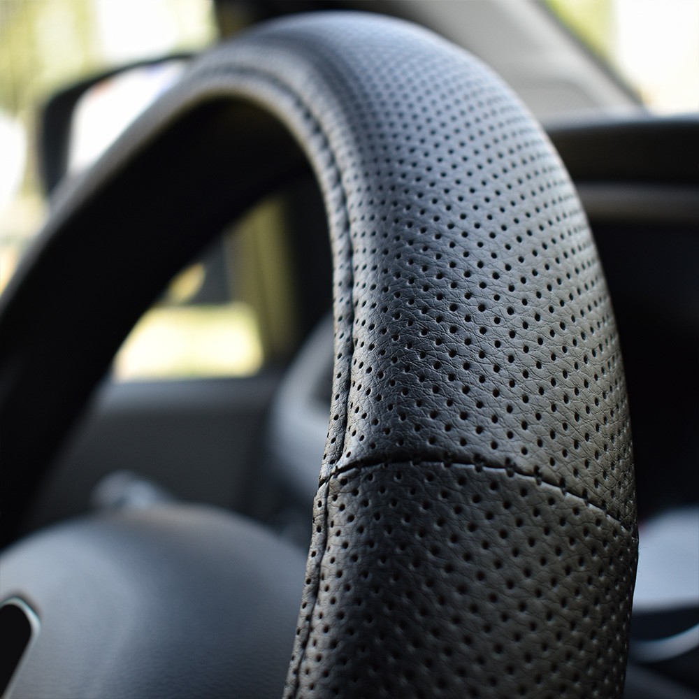 BLACK STEERING WHEEL COVER  37x39 cm- Manufacturer code: 10190