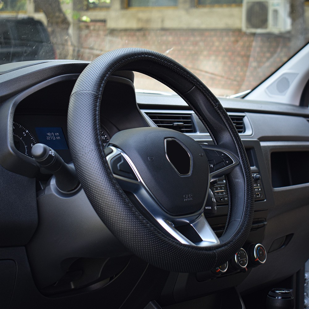 BLACK STEERING WHEEL COVER  37x39 cm- Manufacturer code: 10190