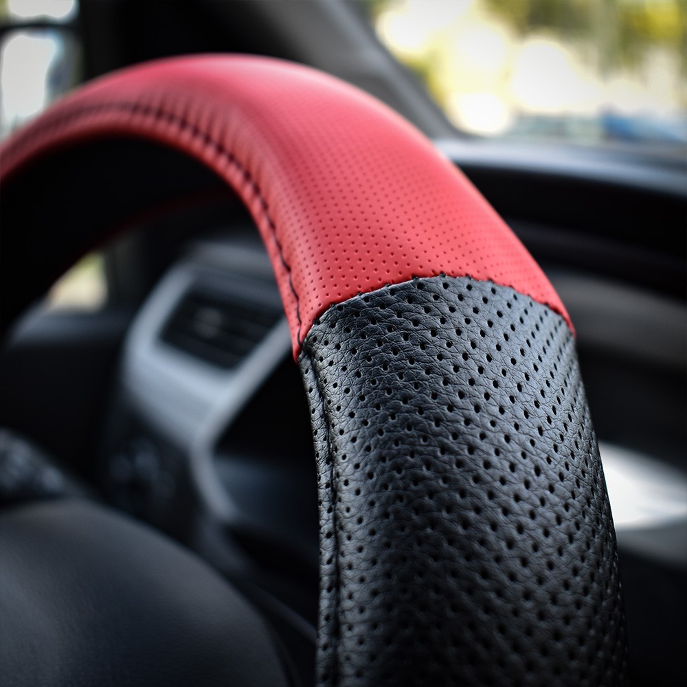 RED AND BLACK STEERING WHEEL COVER  37x39 cm - Manufacturer code: 10193